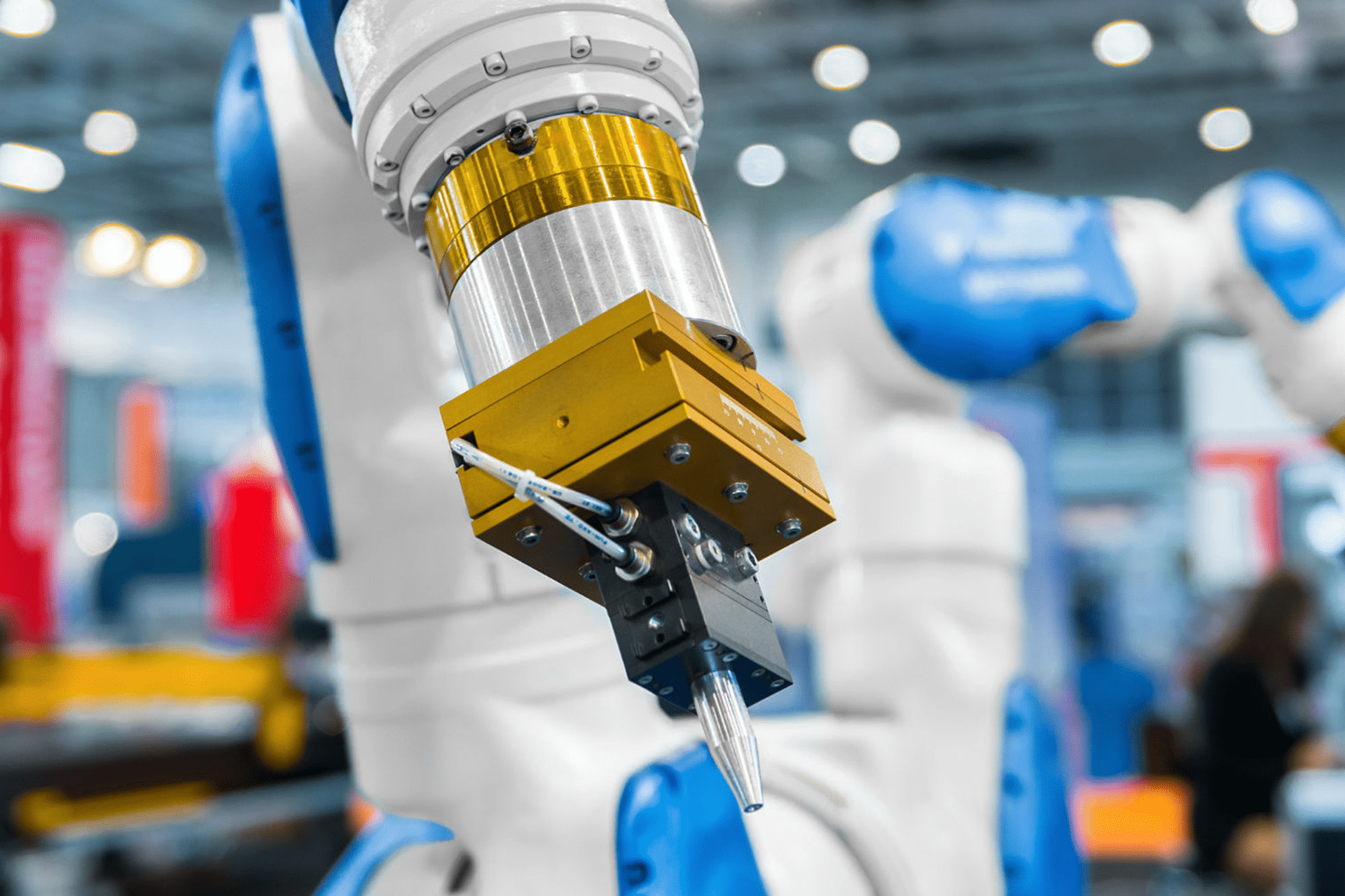 Cyber-Kinetic Robot